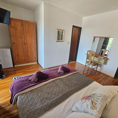 Apartments & Rooms Gaspar Ровінь Екстер'єр фото