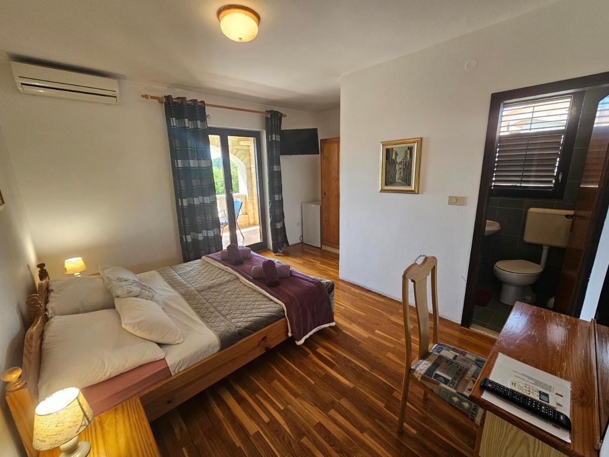 Apartments & Rooms Gaspar Ровінь Екстер'єр фото
