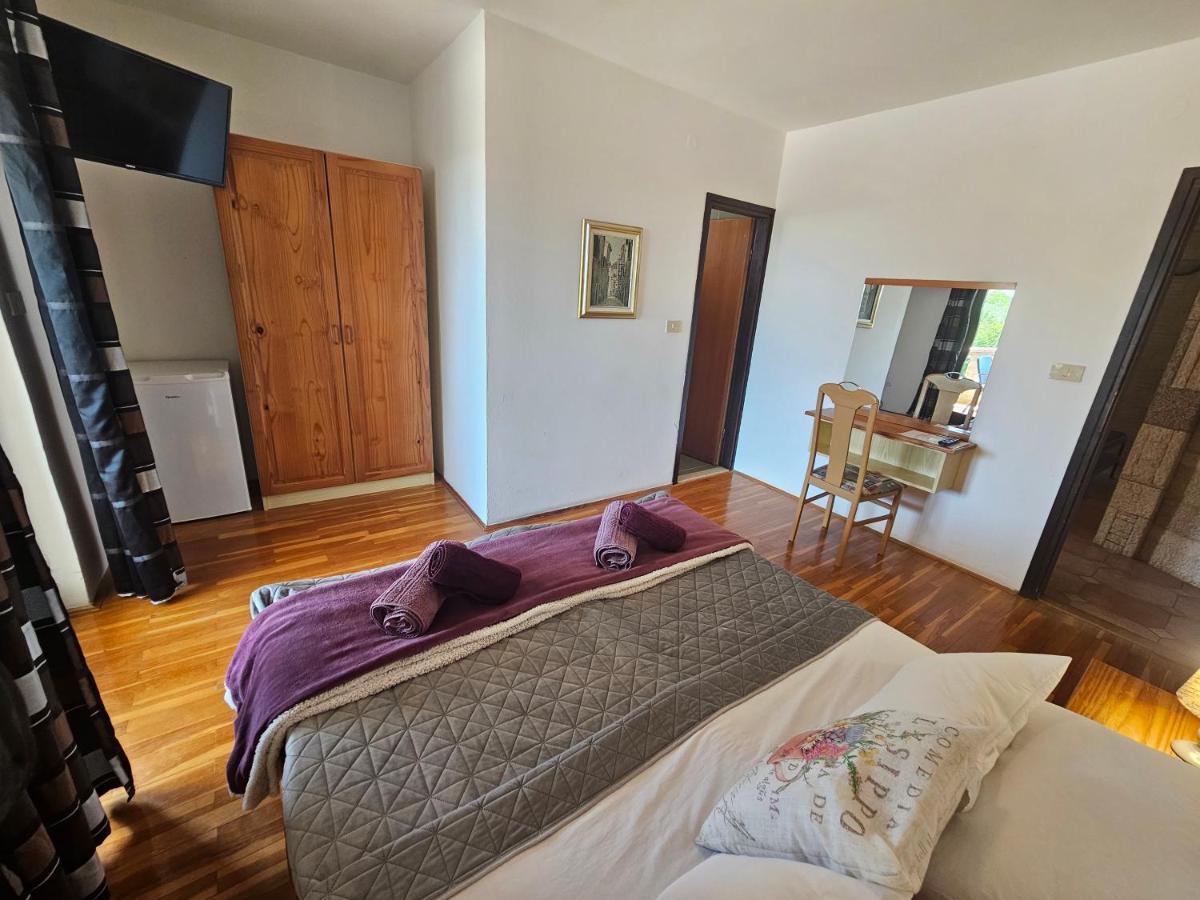Apartments & Rooms Gaspar Ровінь Екстер'єр фото