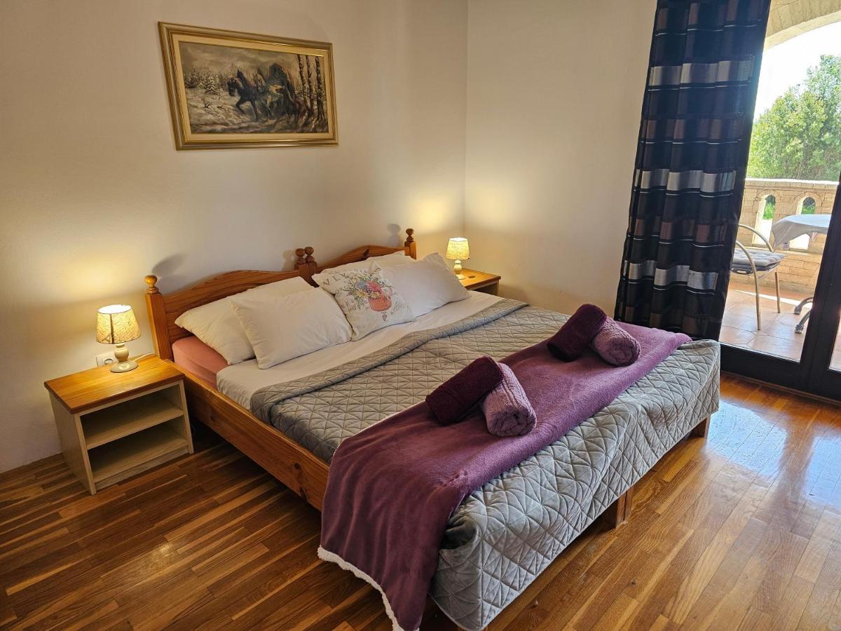 Apartments & Rooms Gaspar Ровінь Екстер'єр фото