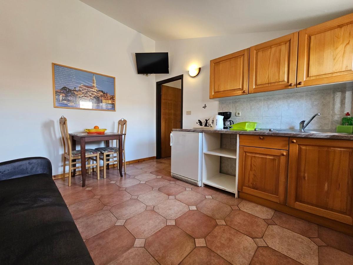 Apartments & Rooms Gaspar Ровінь Екстер'єр фото