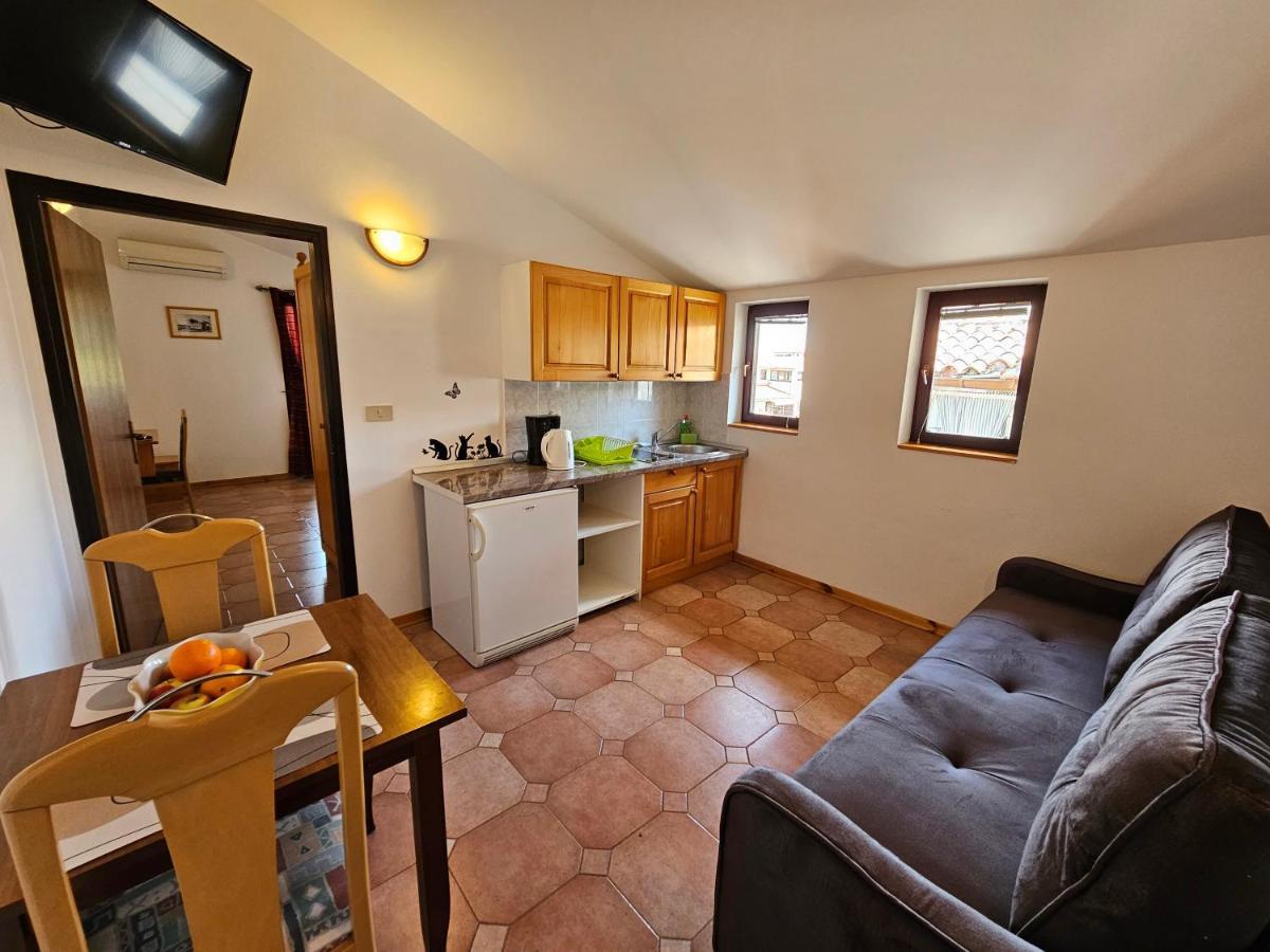 Apartments & Rooms Gaspar Ровінь Екстер'єр фото