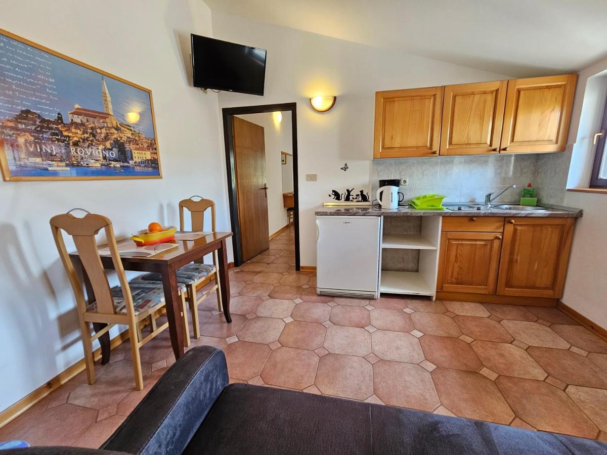 Apartments & Rooms Gaspar Ровінь Екстер'єр фото